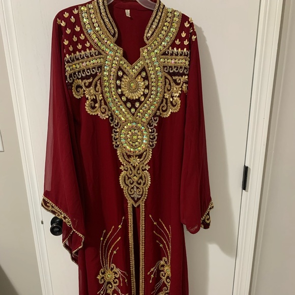 Red and gold caftan - Picture 1 of 6